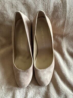 Stuart Weitzman Wedge Pump – Beige Suede